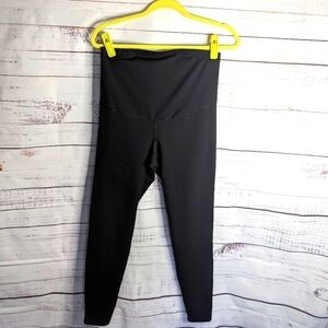 NWOT Old Navy Elevate Black Maternity Pant/ Leggings M